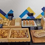 Hotel Hampton By Hilton Poznan 3*