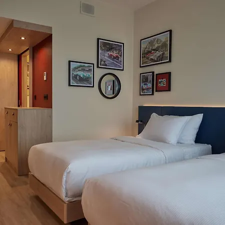 Hampton By Hilton Poznan Готель