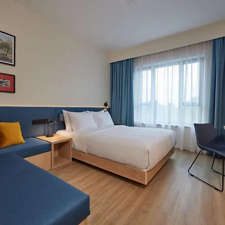 Готель Hampton By Hilton Poznan 3*