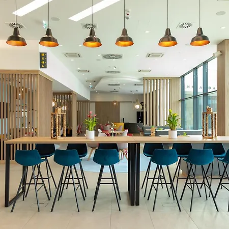 Hampton By Hilton Poznan Отель 3*