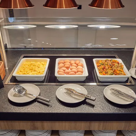 Hampton By Hilton Poznan 3*