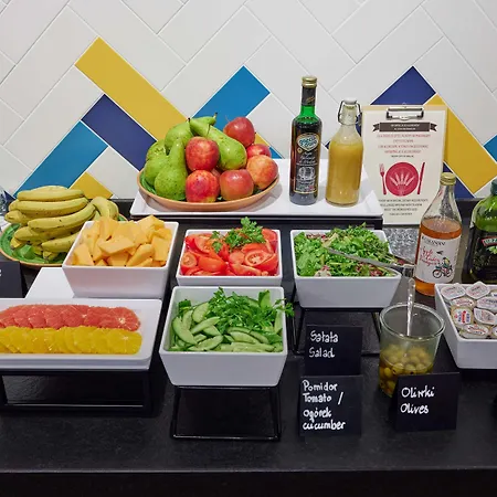 Отель Hampton By Hilton Poznan