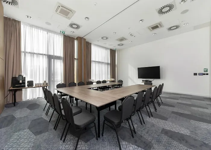 Hampton By Hilton Poznan 3* Swarzędz