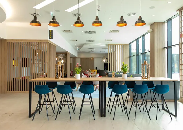 Hampton By Hilton Poznan Szálloda 3*