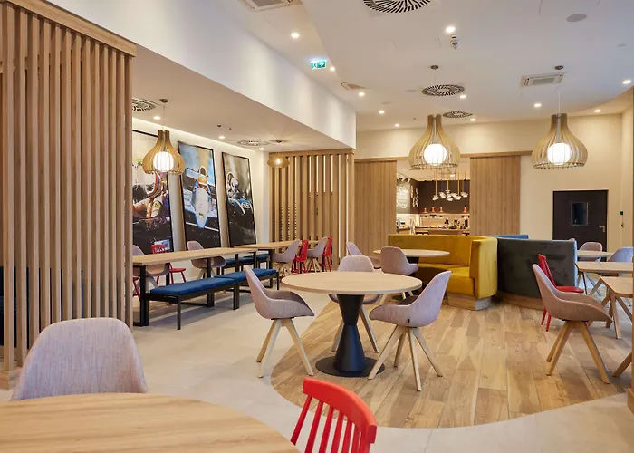 Hotel Hampton By Hilton Poznan