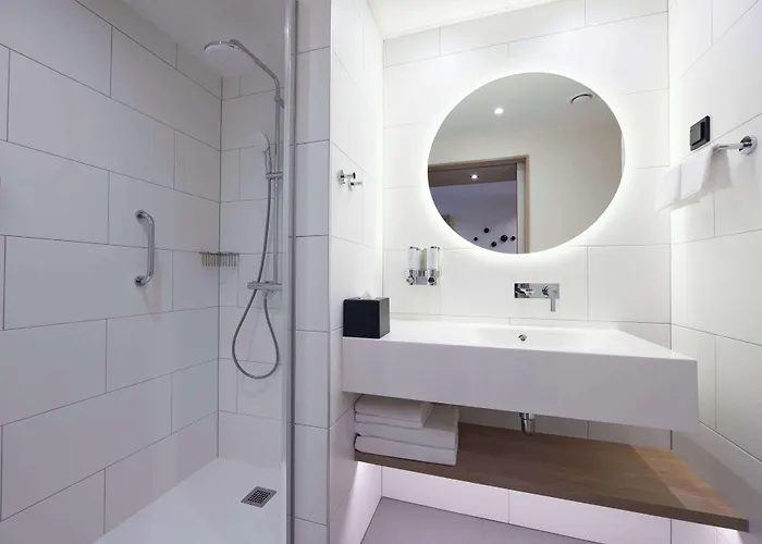 Hampton By Hilton Poznan Hotel 3*